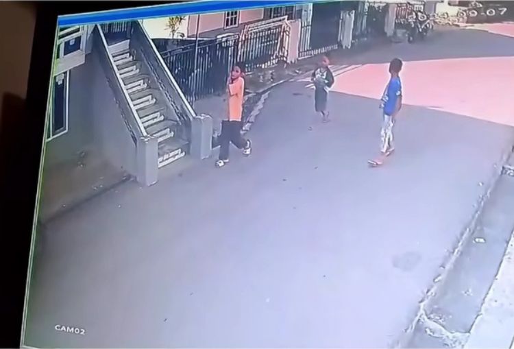 VIRAL! Pencurian Kotak Infaq di Masjid Libatkan Bocil Terekam CCTV