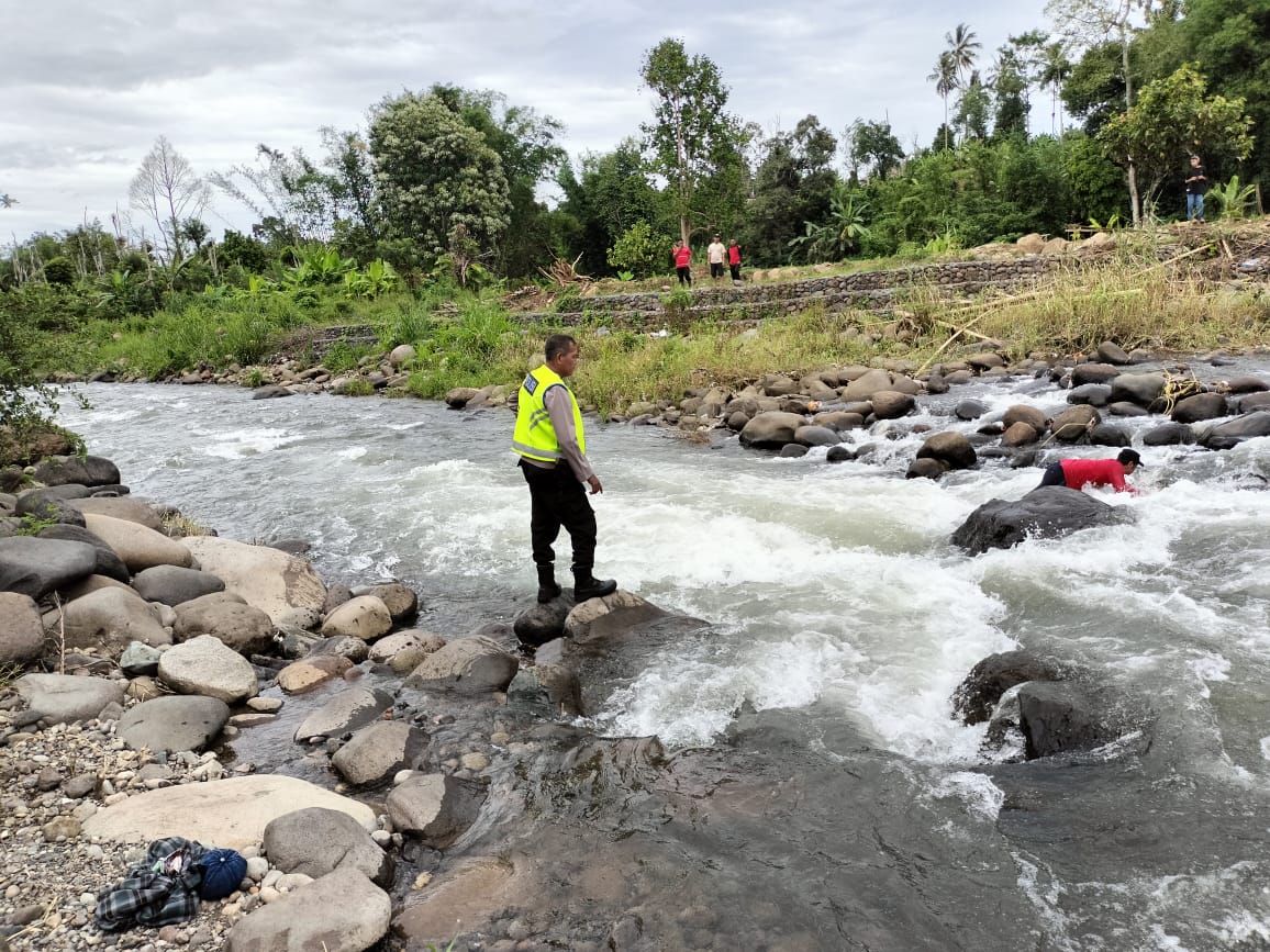 Tragis! Siswi SD Hanyut Saat Berwisata di Sungai Ayek Lintang