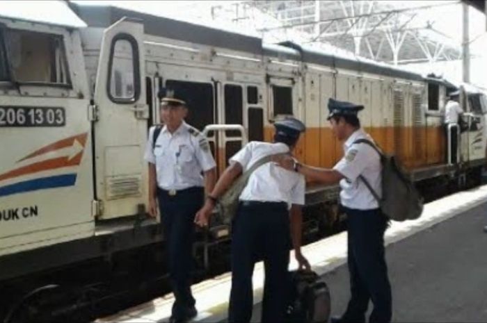 Kisah Kereta Berjalan Tanpa Masinis Dan Penumpang di Stasiun Manggarai, Begini Ceritanya, Bikin Merinding!