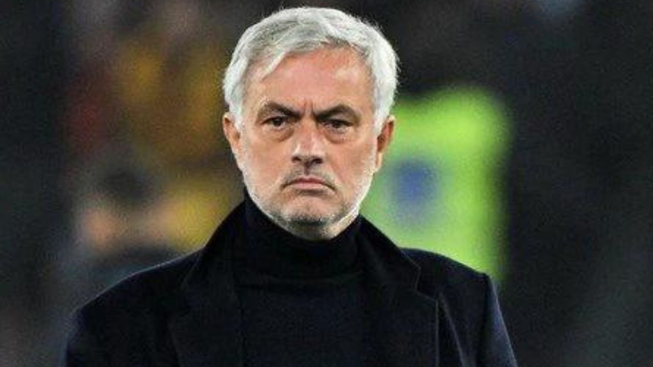 Mourinho Dipecat, De Rossi Jadi Pelatih Baru Roma