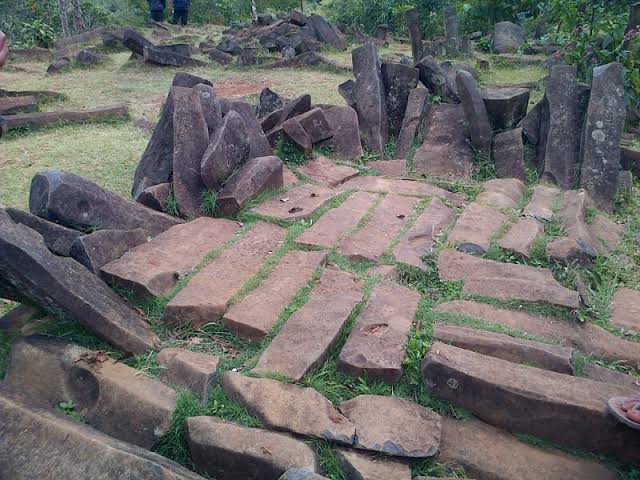 Ternyata Ini Alasan Gunung Padang Ditakuti Dunia, Ada Apa Yah?