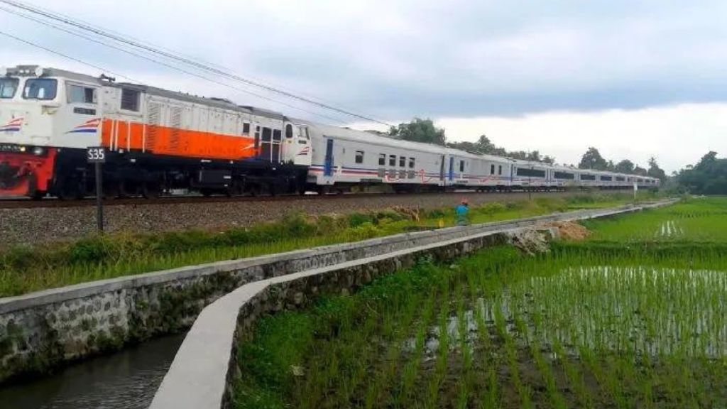 KA Gajayana, Keindahan Perjalanan Kereta Api Terpanjang di Pulau Jawa dan Kisah Kereta Berjalan Tanpa Masinis 