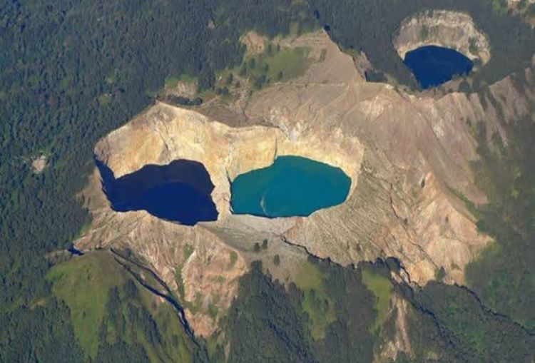 Keajaiban Danau Kelimutu, Daya Tarik Tiga Warna yang Memikat Wisatawan Dunia