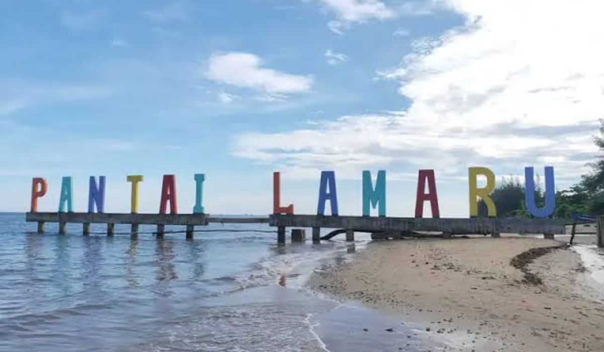 Menelusuri Keindahan dan Misteri Pantai Lamaru 