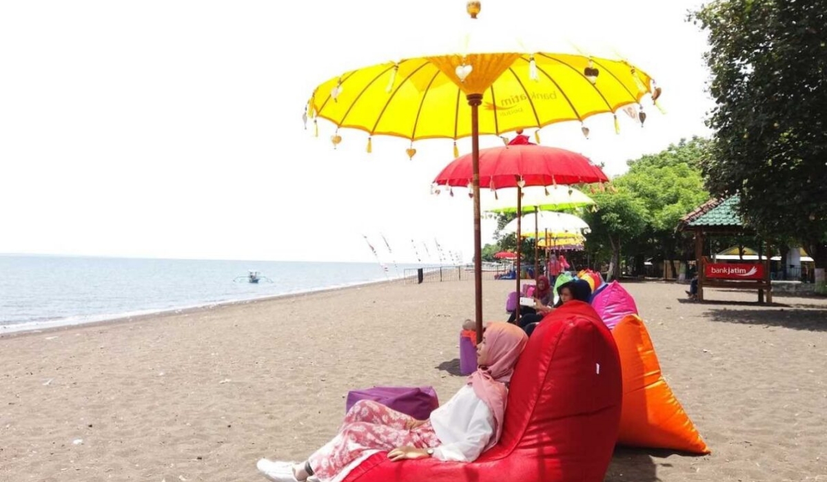 Menelusuri Misteri di Balik Pesona Pantai Boom, Destinasi Eksotis di Ujung Timur Pulau Jawa
