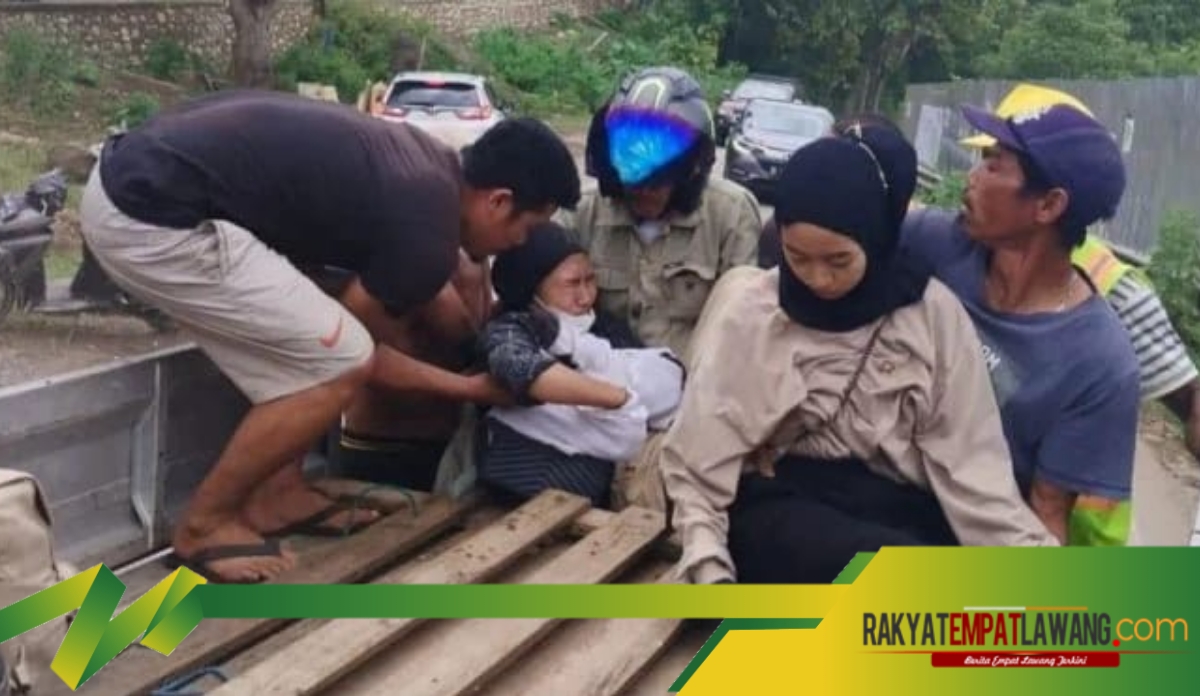 Prajurit TNI Temukan Dua Gadis Tergelatak Lemas di Bukit Kemiri Setelah Kecelakaan Lalu Lintas