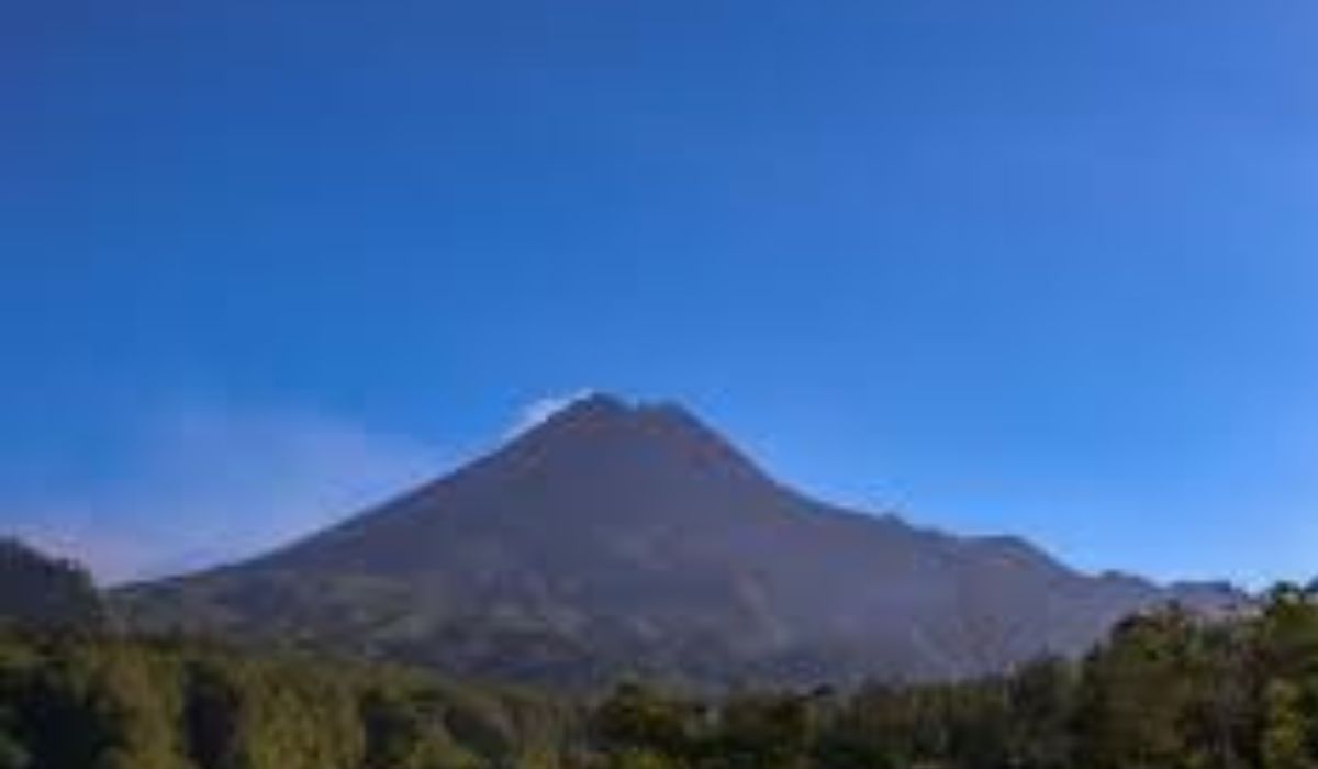 Gunung Merapi Tempat Bertapa Para Wali Bahkan Terdapat Gua Tempat Meditasi dan Spiritualitas Ternyata Ceritany