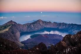 Membuka Tabir Misteri Gunung Rinjani Jejak Islam dalam Kisah Dewi Anjani ada Air Zam Zam dan Kabah Begini Kisa