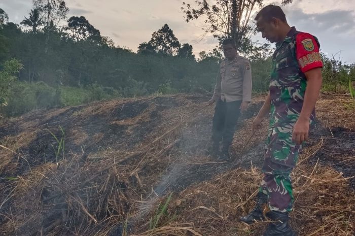 Kapolsek Ulu Musi Melaksanakan Pengecekan Lokasi Terdapatnya Titik Api di Desa Muara Betung