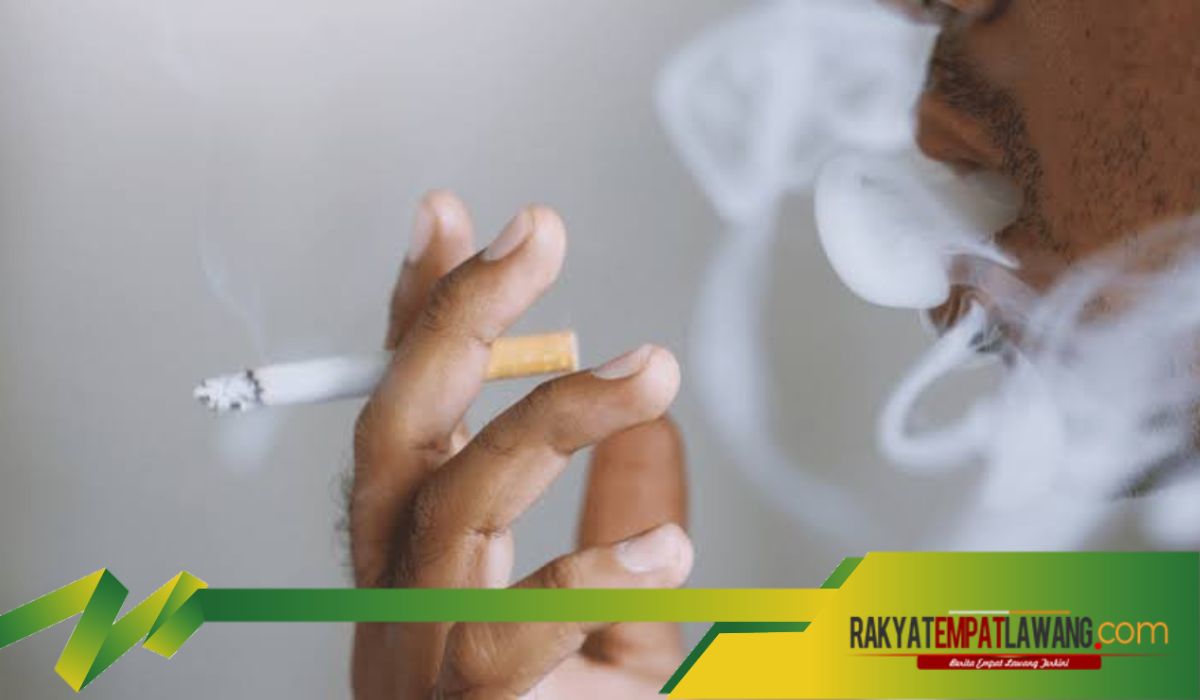 Masih Banyak Pertanyaan Apakah Merokok Membatalkan Puasa? Ini Hukum Menurut 4 Mazhab