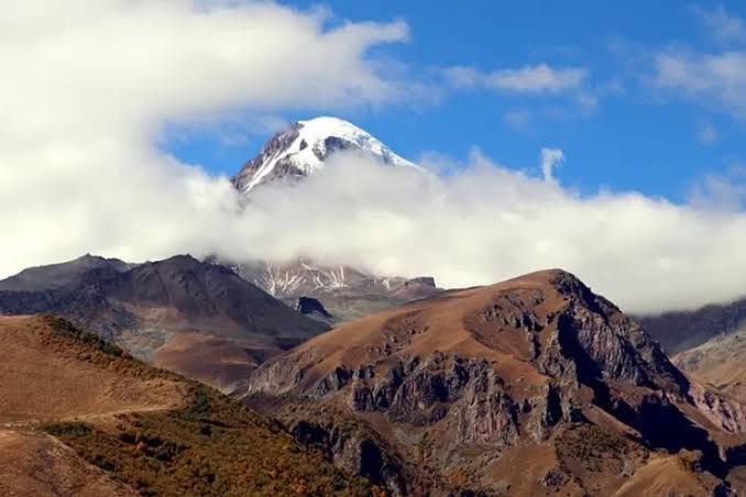 Tak Terbayangkan, Ternyata Ini Misteri di Balik Gunung Jabal Qaf! Ada Mitos yang Belum Terungkap