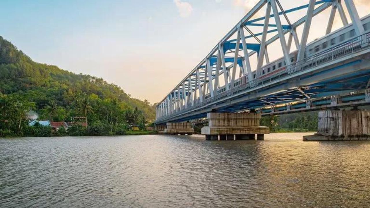 Menelisik Sungai Serayu: Keindahan Alam Jawa Tengah yang Sarat Mitos