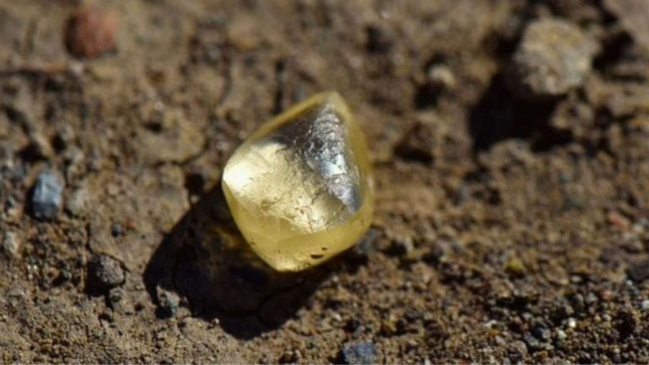 Berlian Kuno Berusia 650 Juta Tahun Ditemukan, Mengungkapkan Evolusi Bumi