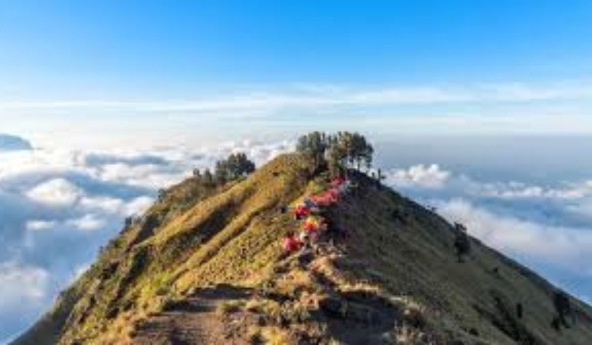 Berikut Persiapan Mendaki Gunung Rinjani Tips dan Trik yang Perlu Kamu Ketahui Sebelum Mendaki 