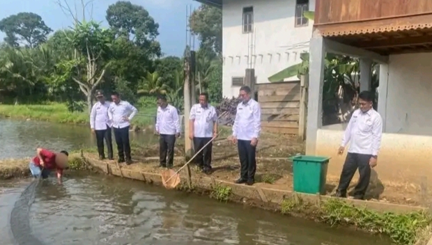 Dukung Program Ketahanan Pangan Lapas Empat lawang Gelar Panen Raya Ikan Nila
