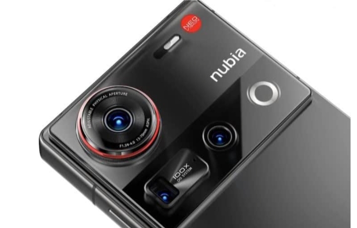 Desain Futuristik! nubia Z70 Ultra Usung Tiga Kamera 64MP dan Selfie Under-Display
