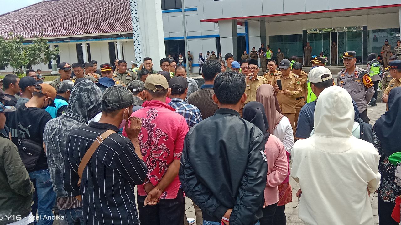 Ketua dan Anggota BPD Lintang Kanan Gelar Aksi Damai, Pertanyakan Tunggakan Gaji