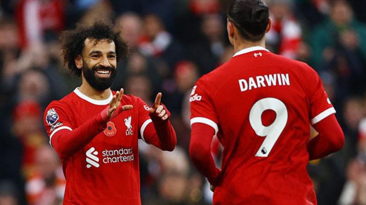 Mohamed Salah Cetak Gol ke-200, Liverpool Puncaki Klasemen