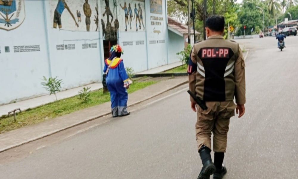 Satpol PP Lahat Gencarkan Patroli, Imbau Badut, Pengamen, dan Gelandangan Tak Ngetem di Lampu Merah