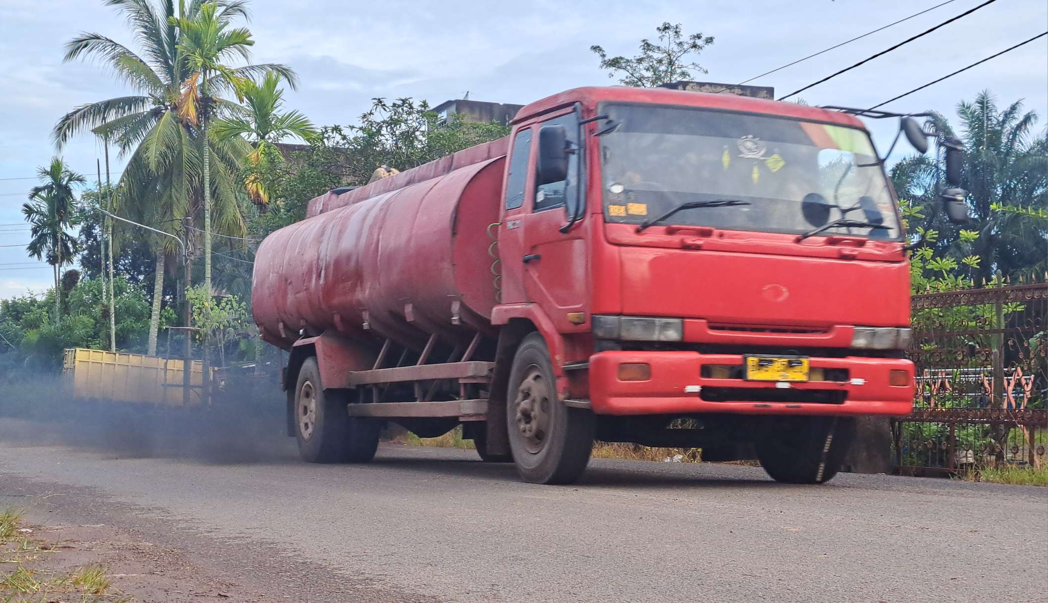 Warga Keluhkan Kembali Ramainya Truk Berat di Jalan, Janji Portal Belum Terwujud