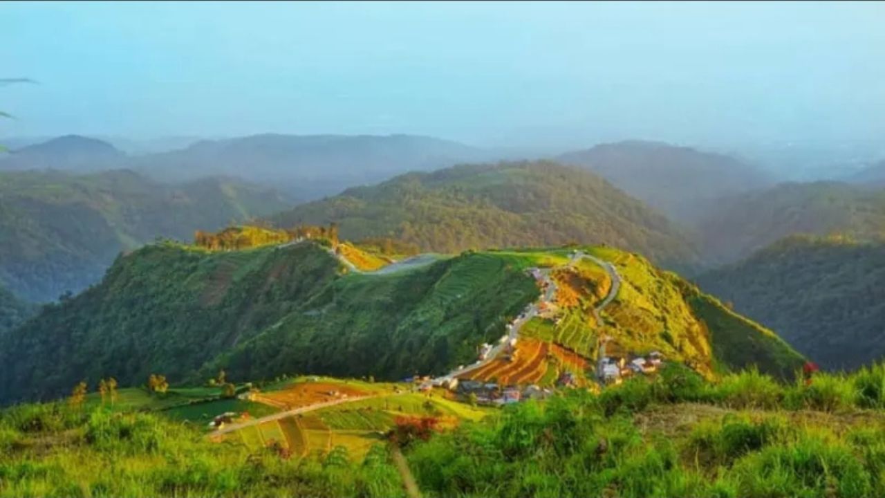 Keajaiban Alam Gunung Sipandu: Eksplorasi Singkat di Dieng