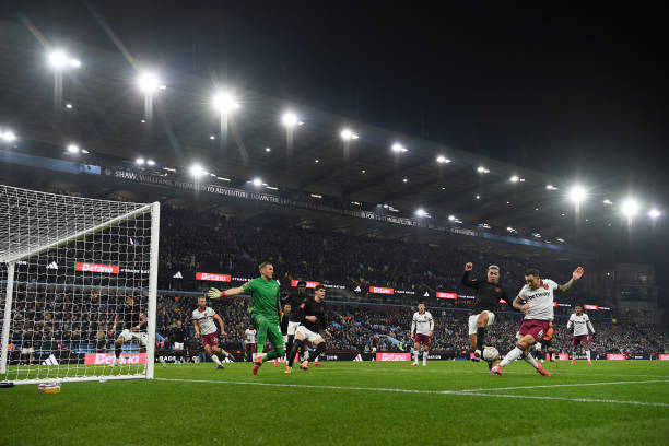 Aston Villa Bangkit Dramatis di Laga Piala FA, West Ham Terbungkam