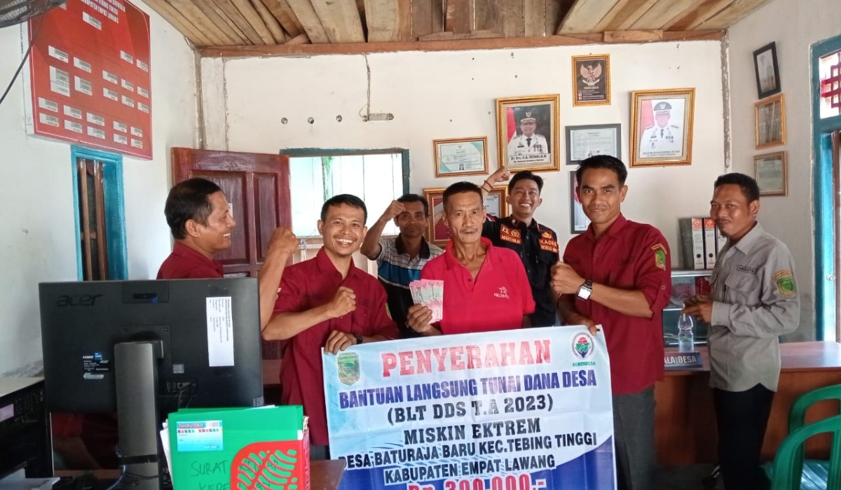 Bantuan Langsung Tunai Dana Desa (BLT-DD) Tahap Ke Empat Membawa Harapan di Desa Baturaja Baru
