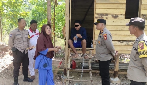 Remaja 17 Tahun Dipasung oleh Ibunya di Prabumulih, Warga Resah