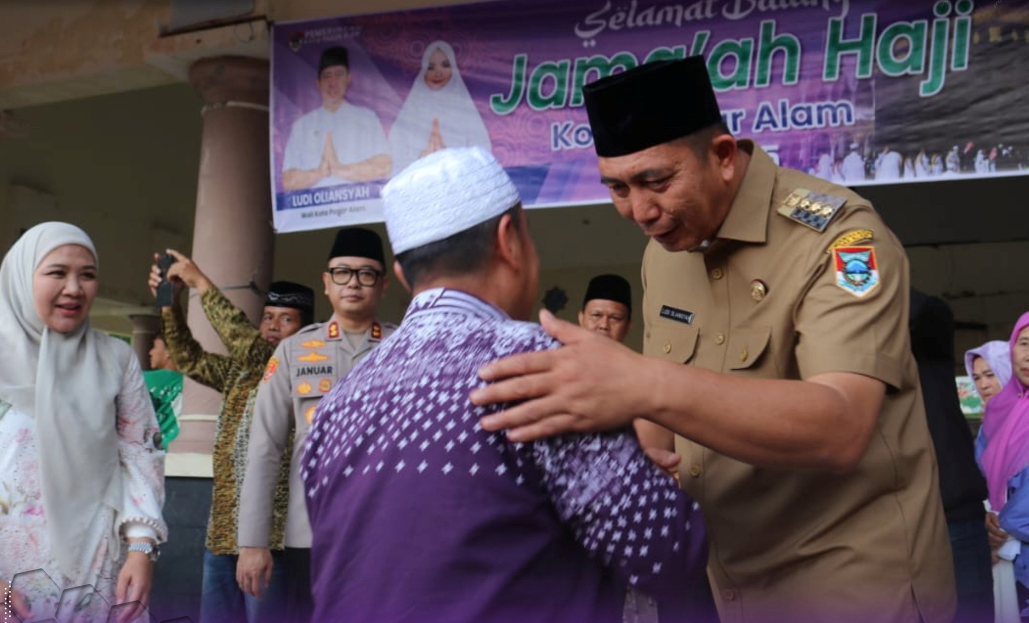 Forkopimda dan Wali Kota Pagar Alam Sambut Hangat Kepulangan Jamaah Haji Kloter 19