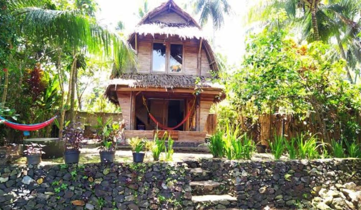 Mengenal Rumah Kebun Liar di Batukaras, Pangandaran: Penginapan Nyaman di Tengah Suasana Pedesaan