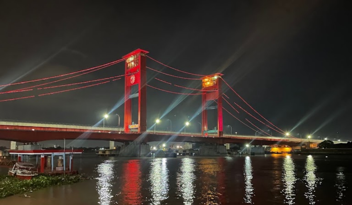 Pertemuan dengan Kuntilanak di Jembatan Ampera