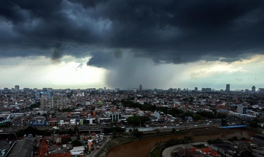 BMKG Identifikasi Bibit Siklon Tropis 91S, Warga Sumsel Diminta Waspada Cuaca Ekstrem