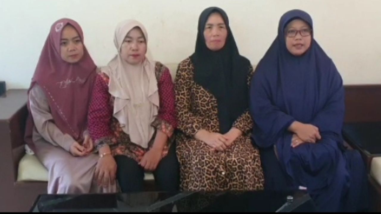 Bukan Pelakor, Cuma Kesalahfahaman!! || Viral, Video Istri Sah Labrak Pelakor di Bakso Len, Suami Oknum TNI