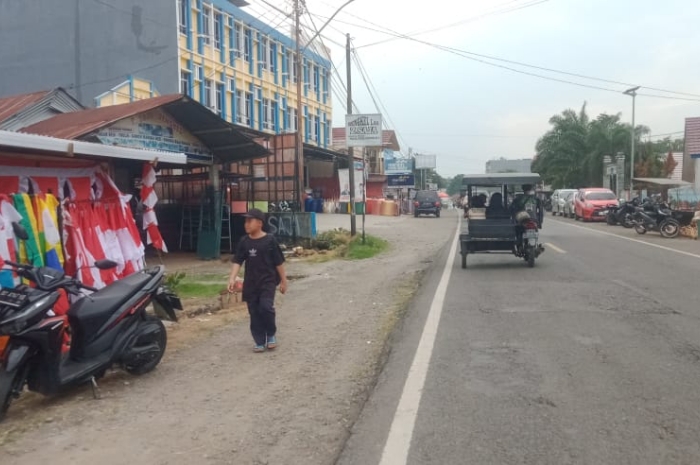 Jelang Perayaan HUT RI, Pedagang Bendera dan Umbul-umbul Mulai  Bermunculan