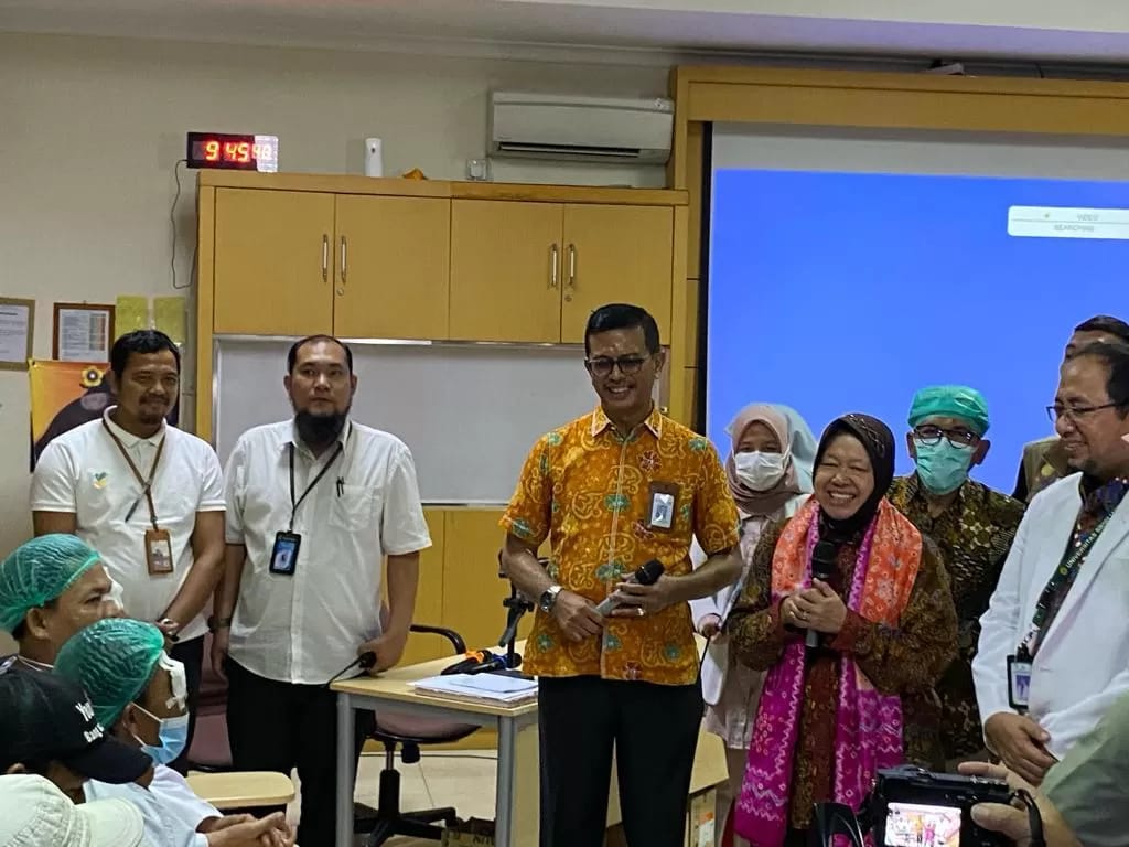 101 Orang Ikuti Operasi Katarak Gratis di RSMH Palembang