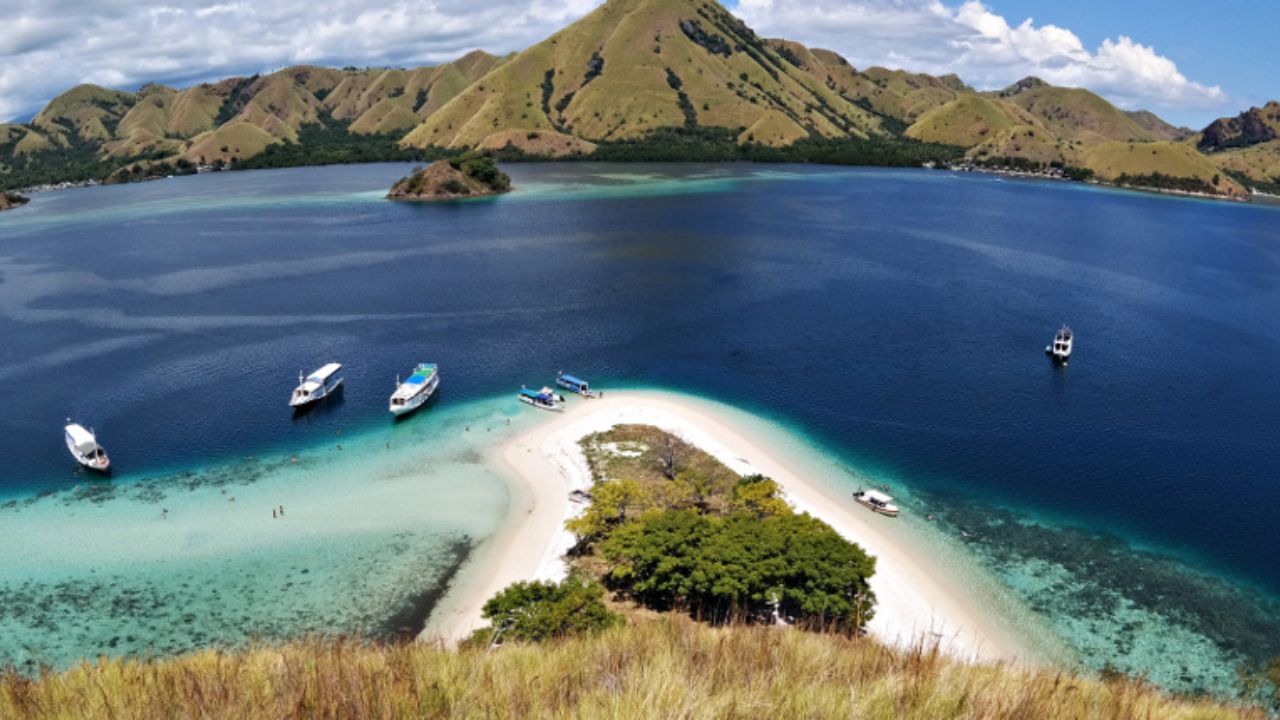 Pulau Angker Kelor: Misteri dan Keindahan Alam yang Menawan
