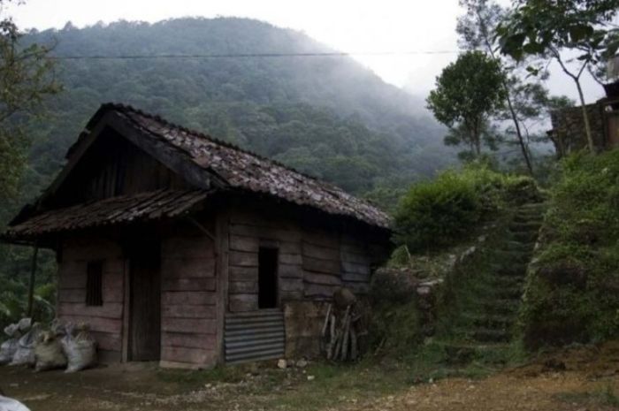 Seram! Kisah Mistis Pendaki Gunung Lawu, Nemu Uang Segepok dan Ada Makluk Baju Putih Muka Rata