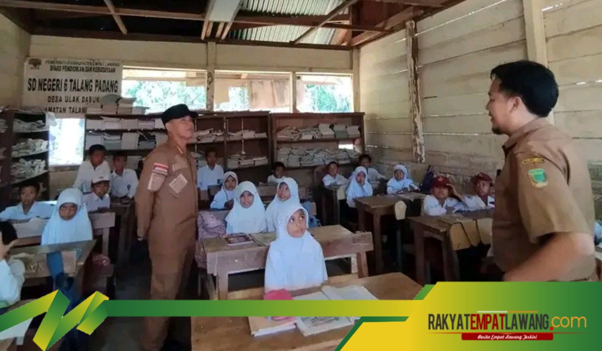Pj. Bupati Empat Lawang Tinjau Kegiatan Belajar Mengajar di SDN 6 Kecamatan Talang Padang