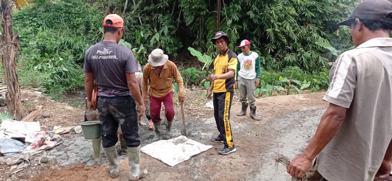 Ini Kedekatan Personel Polsek Pagaraalam Utara dengan Masyarakat