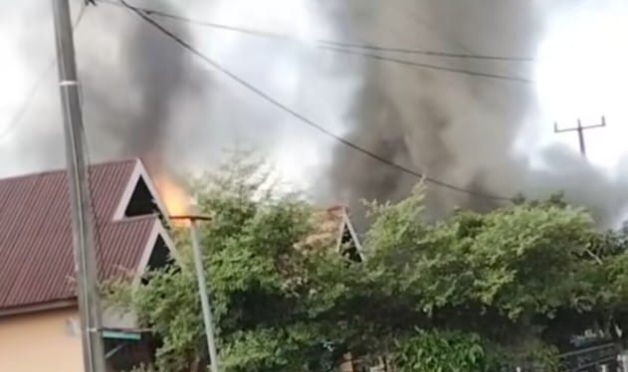 Kebakaran di Desa Tanjung Ning Simpang, Satu Rumah Ludes, Dua Rusak Ringan