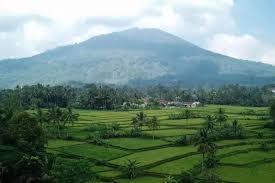 Banyak yang Nggak Tau, Ternyata Ini Misteri yang Tersembunyi di Gunung Pulosari