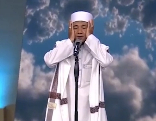 Viral! WNI Ini Menang Juara 2 Lomba Adzan Tingkat Dunia