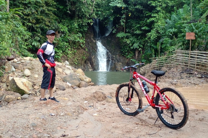 Yuk Intip Pesona Air Terjun Desa Lampar Baru