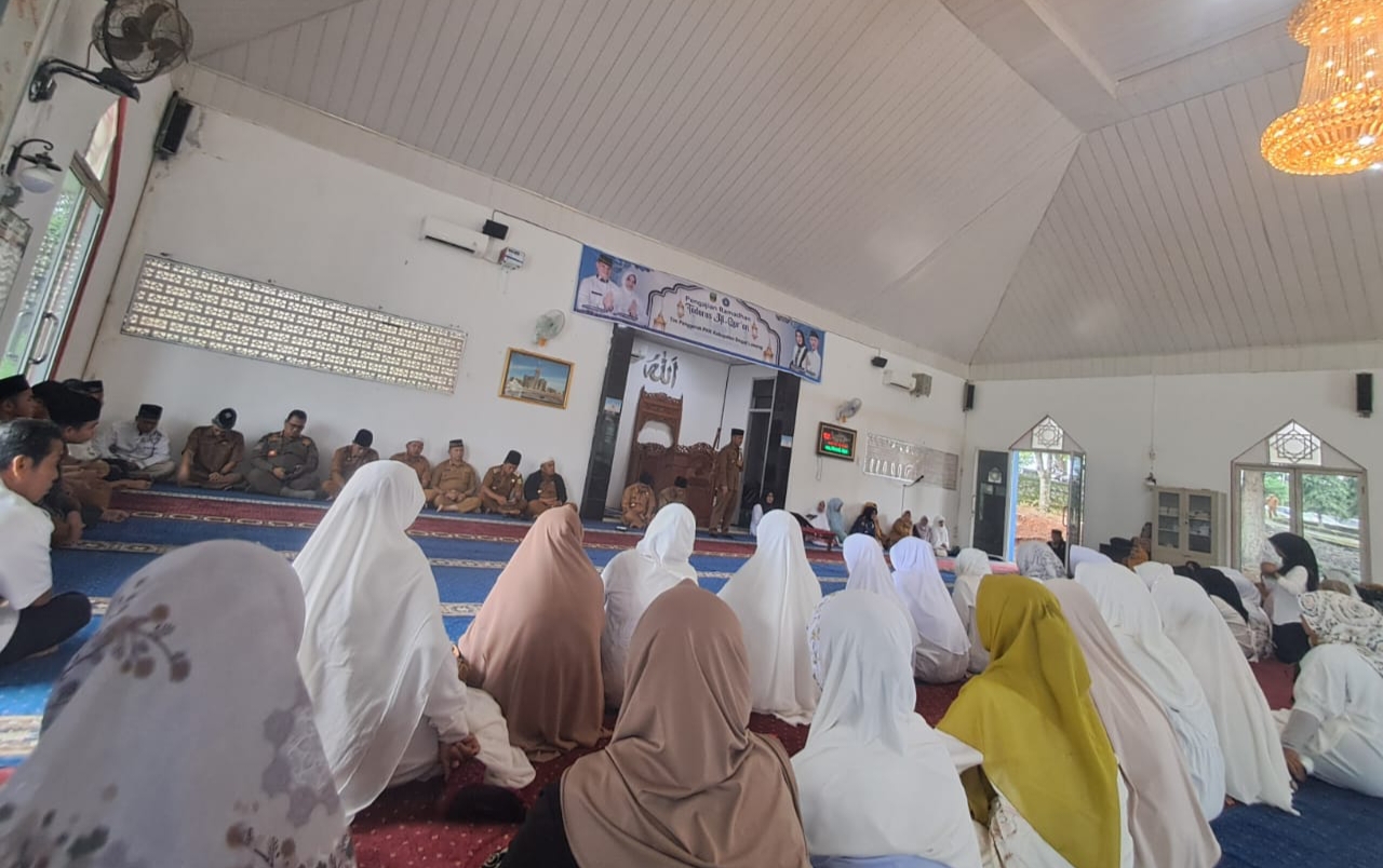 Pemkab Empat Lawang dan TP-PKK Gelar Pengajian Ramadhan PJ Bupati Ajak Perbanyak Baca  Al-Qur’an