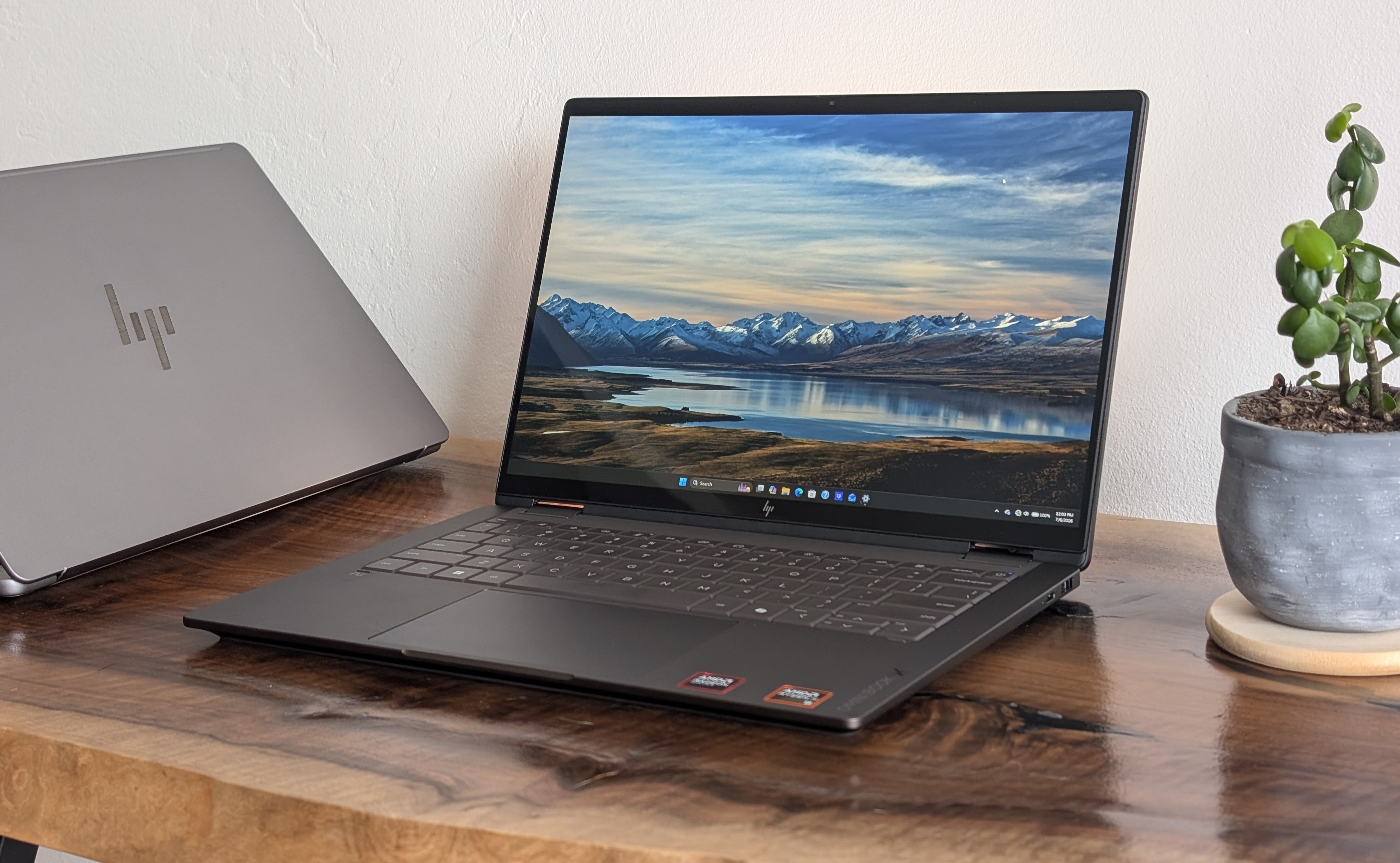 HP OmniBook X Flip 14 Ternyata Jauh Lebih Lemah, Performa Grafis Bisa Tertinggal hingga 70 Persen