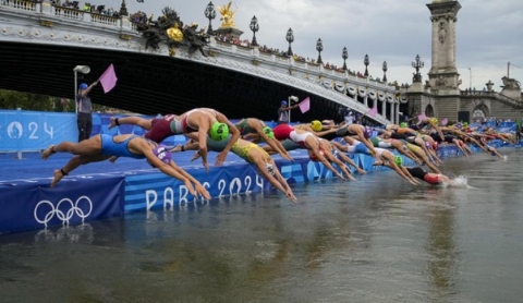 Kualitas Air Sungai Seine Kembali Jadi Sorotan di Tengah Olimpiade Paris 2024