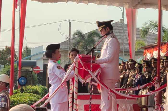 Upacara Penurunan Bendera Merah Putih Berjalan dengan Sukses