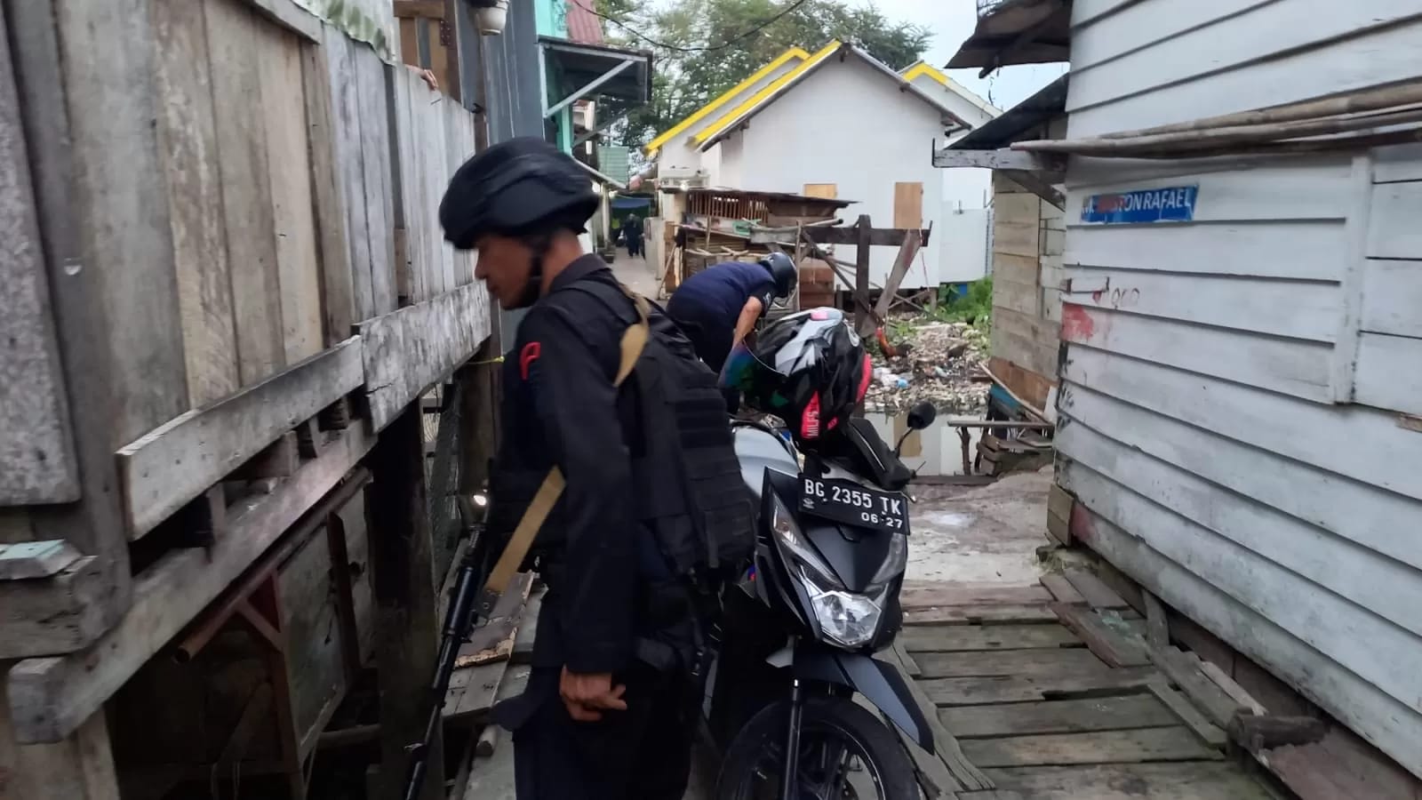 Kampung Narkoba Digerebek, Lima Orang Diamankan