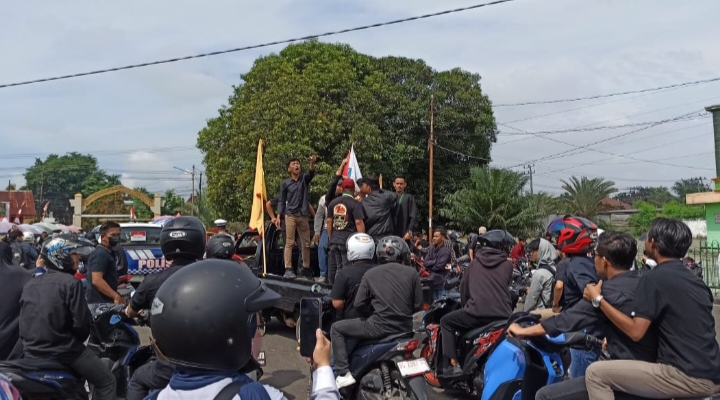 Demo Masa di DPRD Lubuk Linggau, Situasi Aman Terkendali