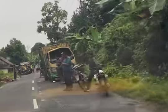 Tabrakan Maut di OKU Timur, Pengendara Honda Revo Tewas di Tempat